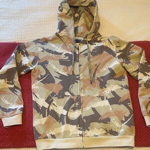 Camouflage Zip-Up Sweater for Men